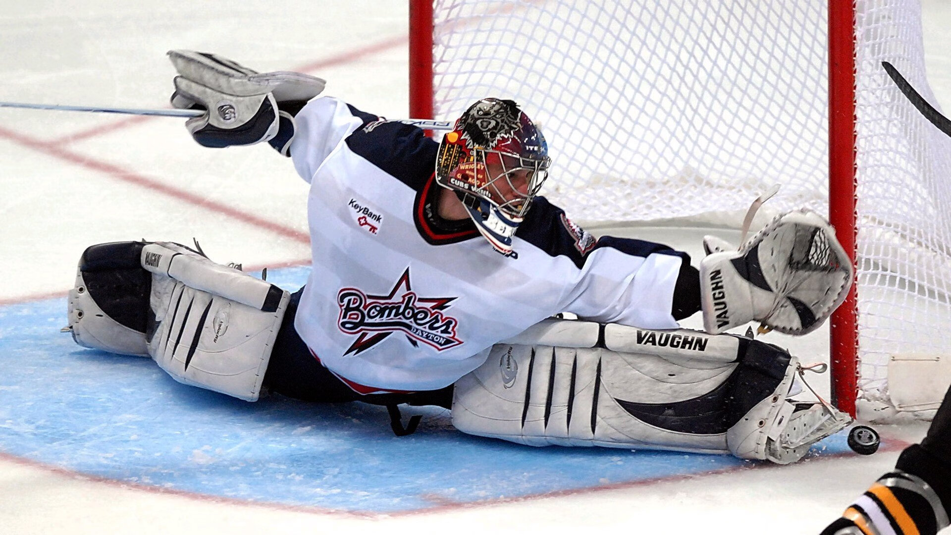 开云体育官网-F1新赛季揭幕战，引擎轰鸣中的地缘政治变奏曲